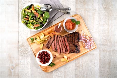 pomegranate-and-citrus-beef-salad-canadian-beef image