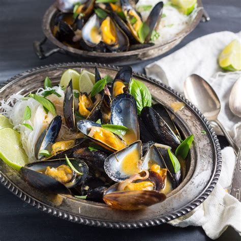 quick-one-pot-thai-curry-mussels-nerds-with-knives image