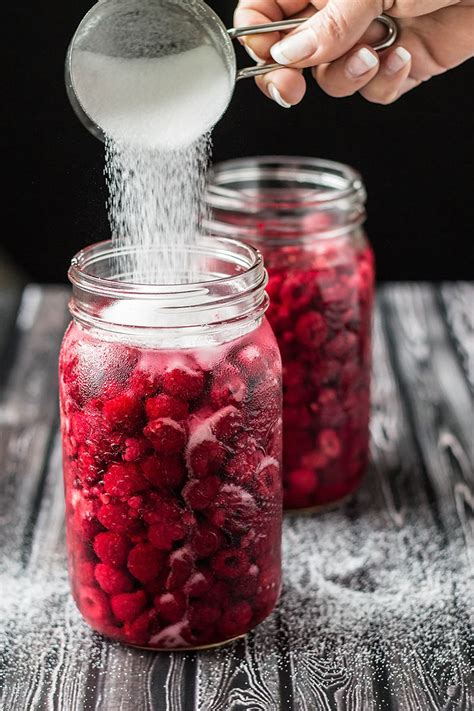 homemade-raspberry-liqueur-raspberry-vodka-cooks image