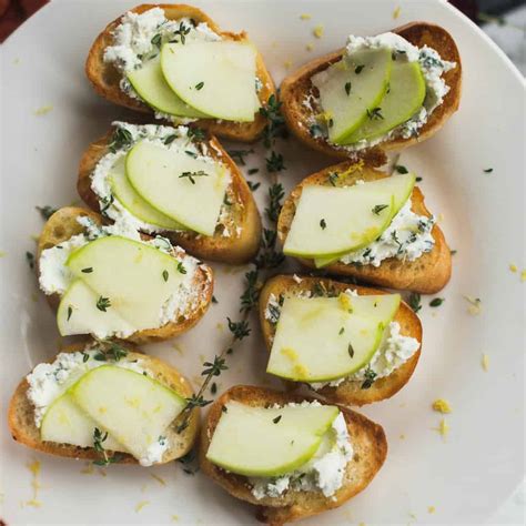 apple-goat-cheese-crostini-appetizer-reluctant-entertainer image