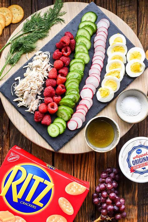 5-ritz-cracker-appetizers-you-can-make-in-5-minutes image