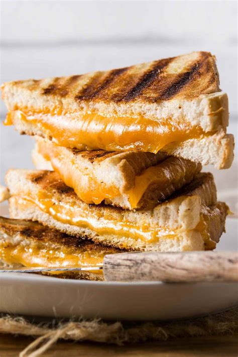 perfect-cheese-toastie-recipe-izzycooking image