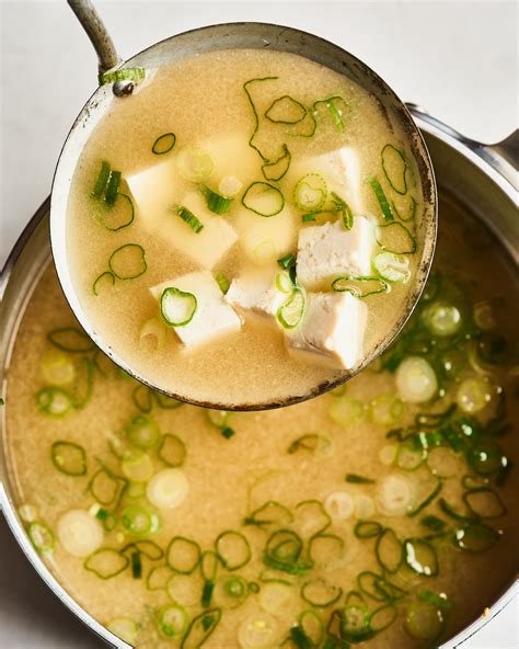 how-to-make-miso-soup-easy-5-ingredient image