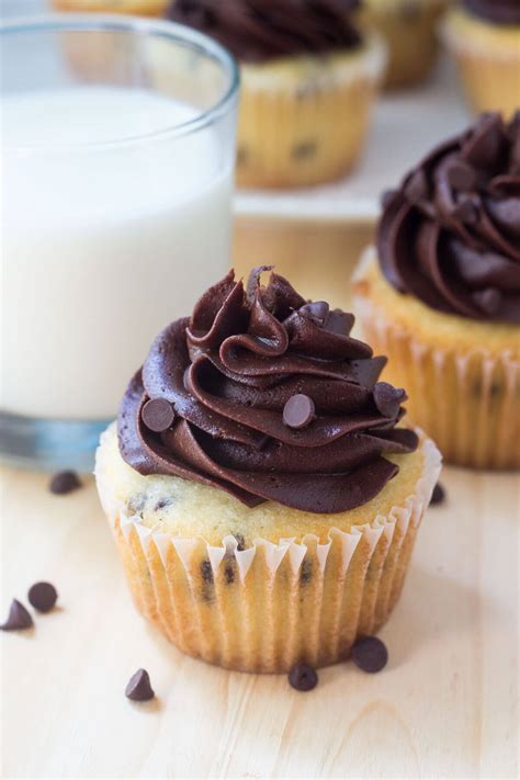 chocolate-chip-cupcakes-with-chocolate-frosting-oh image
