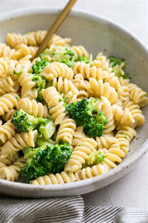creamy-broccoli-pasta-easy-vegan-recipe-the-simple image