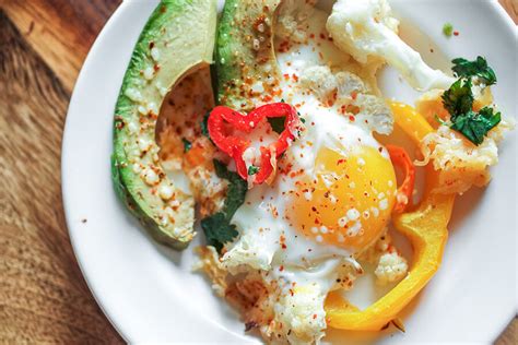 low-carb-spicy-baked-eggs-with-cheesy-hash-ruled-me image