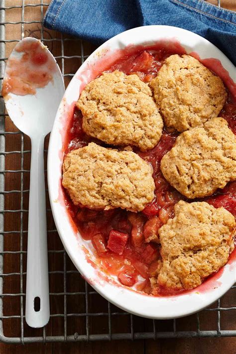15-sweet-tart-rhubarb-dessert-recipes-you-need-to-try image
