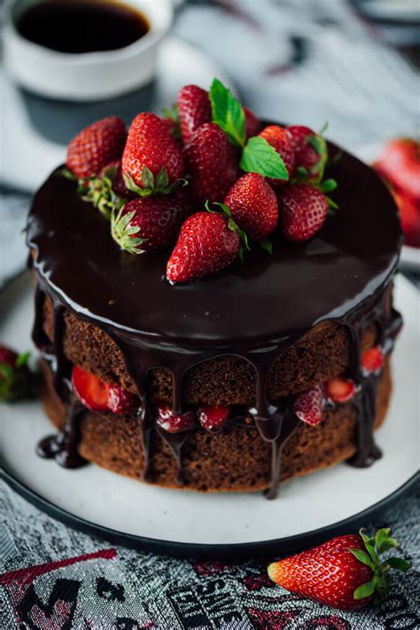 chocolate-cake-with-strawberries-6-inch-give image