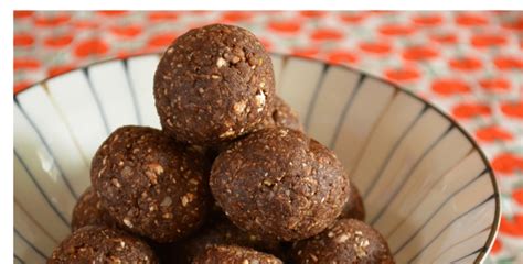 chocolate-fruit-and-nut-truffles-healthy-snack image
