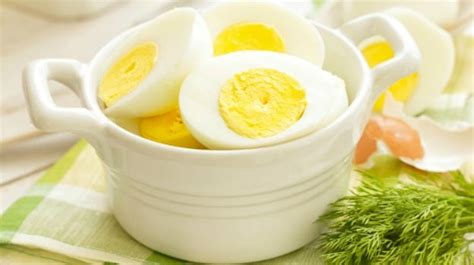 the-sunny-side-5-delicious-parsi-recipes-to-making-eggs image