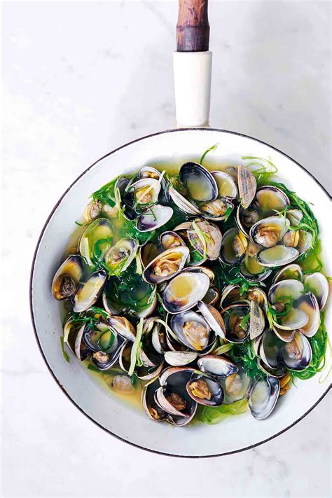 sake-steamed-clams-leites-culinaria image