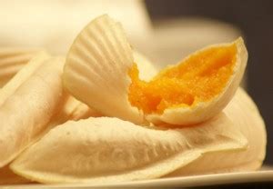 ovos-moles-de-aveiro-portuguese-egg-yolk-confection image