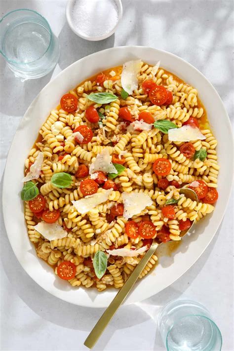 crab-pasta-with-corn-tomatoes-and-basil-craving image