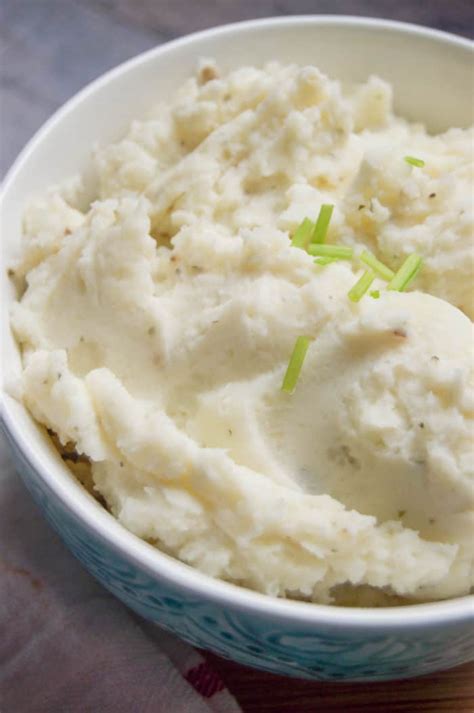 sour-cream-and-ranch-mashed-potatoes-the-diary-of image