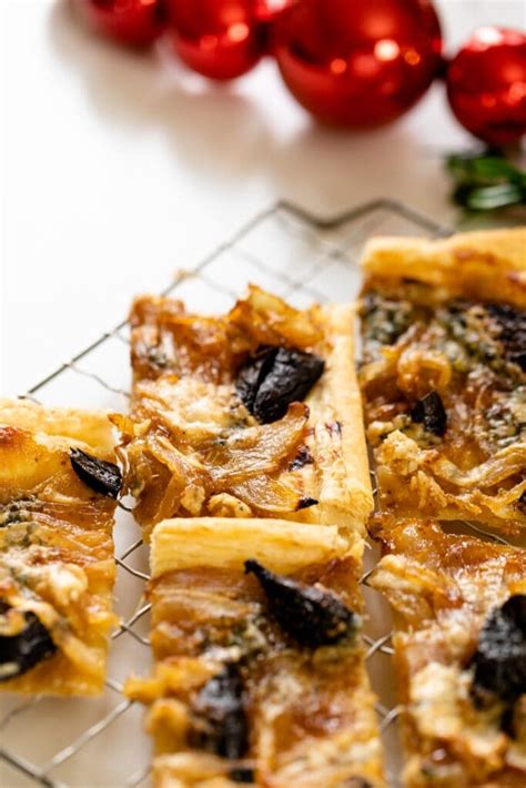 caramelized-onion-tart-with-figs-blue-cheese image