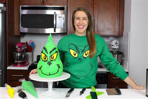 grinch-cake-detailed-tutorial-and-delicious image