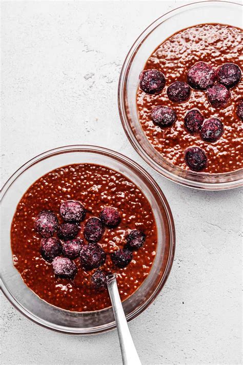 keto-chocolate-chia-seed-pudding-low-carb-with image