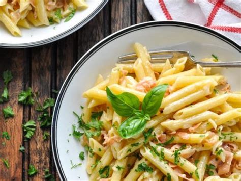 penne-with-parmesan-cream-and-prosciutto image