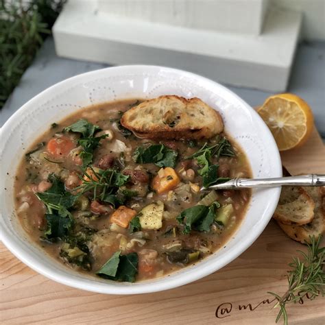zuppa-alla-frantoiana-italian-bean-and-vegetable-soup image