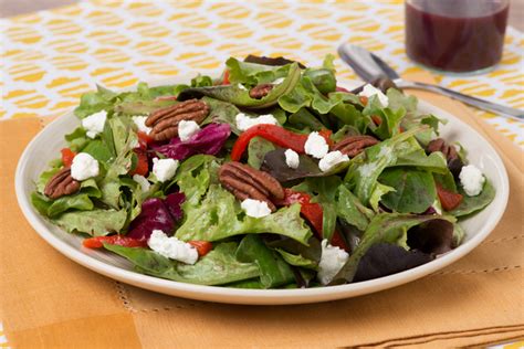 red-bell-pepper-spinach-and-goat-cheese-salad image