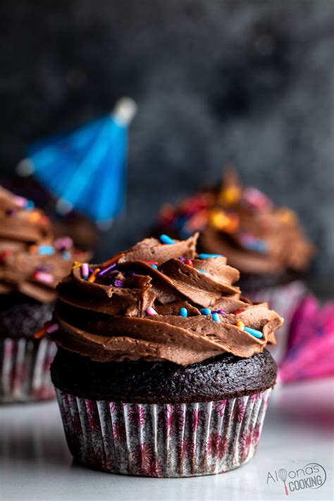 super-moist-chocolate-cupcake-recipe-better-than image