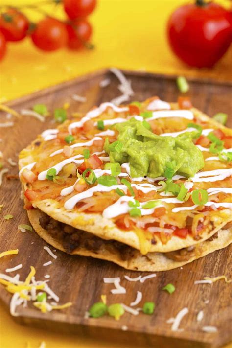 copycat-taco-bell-mexican-pizza-mind-over-munch image