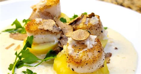 recipe-seared-sea-scallops-with-potatoes-and-fresh image