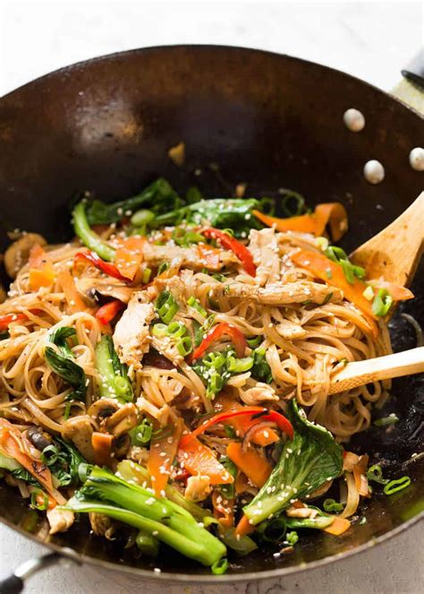chicken-stir-fry-with-rice-noodles-recipetin image