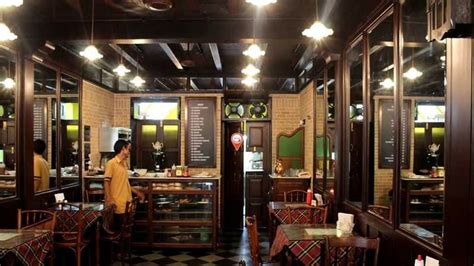 the-13-most-popular-parsi-restaurants-in-mumbai-treebo-blog image