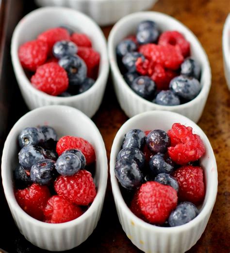 raspberry-blueberry-crisps-karens-kitchen-stories image