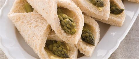 asparagus-rolls-food-in-a-minute image