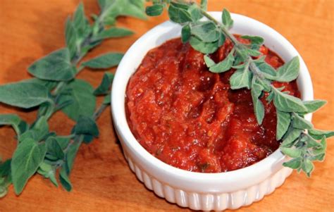 easy-marinara-sauce-with-crushed-tomatoes-and-dried image