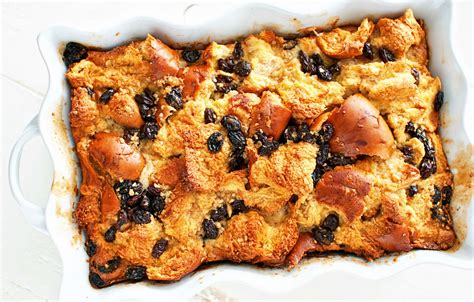 oatmeal-raisin-cookie-bread-pudding-sweet-recipeas image
