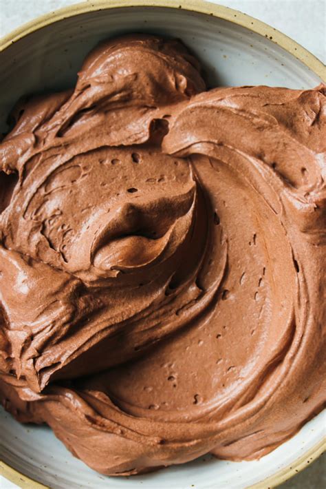 heavenly-chocolate-mascarpone-frosting-pretty-simple image
