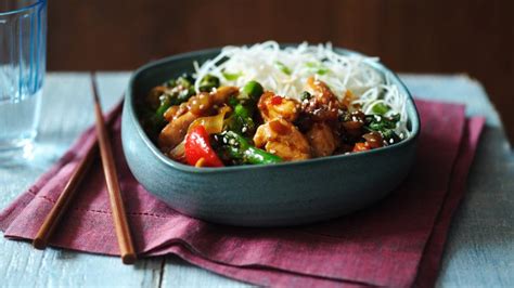 stir-fried-chicken-and-broccoli-with-noodles image