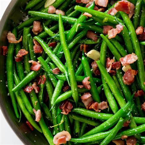garlic-bacon-sauteed-green-beans-simply-delicious image