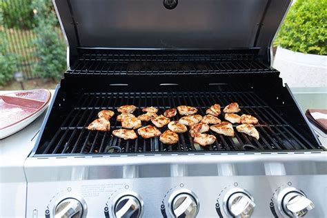 tailgating-at-home-grilled-chicken-sliders-pizzazzerie image