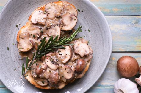 creamy-vegan-mushroom-toasts-life-without-meat image