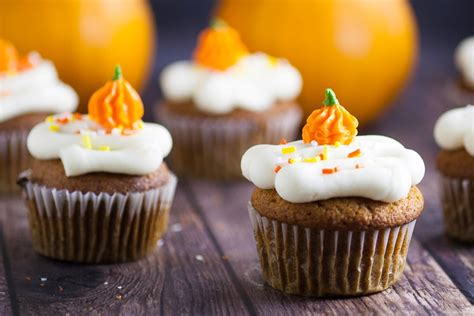 classic-pumpkin-spice-cupcakes-recipe-the-gracious image