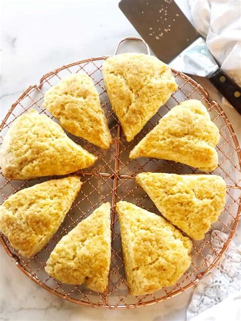 easy-vanilla-cream-scones-keeping-it-simple-blog image