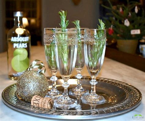 partridge-in-a-pear-tree-a-sparkling-christmas-cocktail image