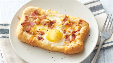 crescent-breakfast-pies-recipe-pillsburycom image