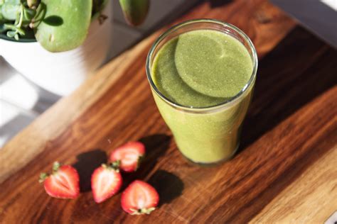 strawberry-green-smoothie-recipe-nutribullet image