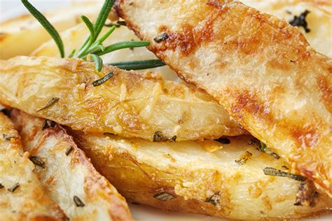 garlic-parmesan-potato-wedges-stay-at-home-mum image