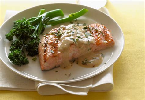grilled-salmon-with-lemon-and-dill-sauce-recipe-the image