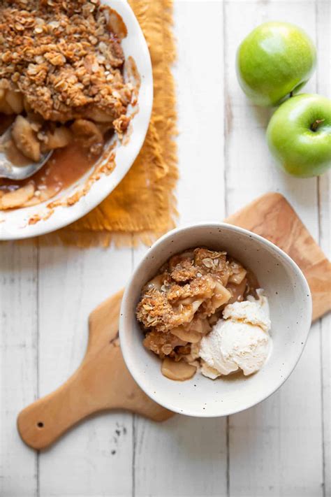 apple-crisp-with-oats-topping-modern-crumb image