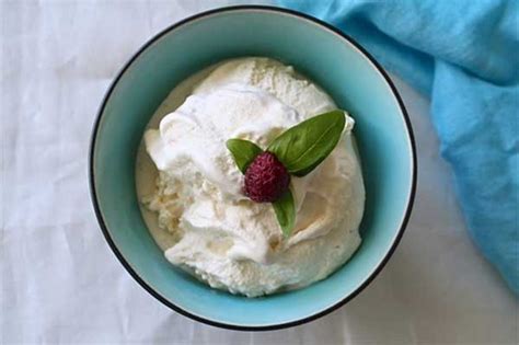 how-to-make-whipped-cream-without-heavy-cream image