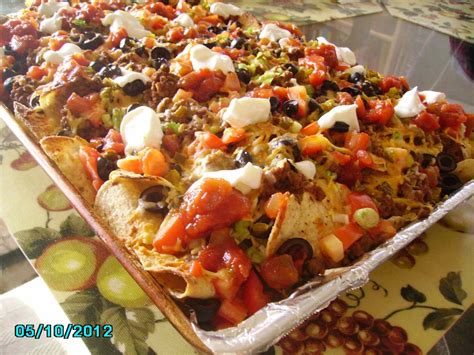 10-inventive-ways-to-make-crowd-pleasing-nachos image