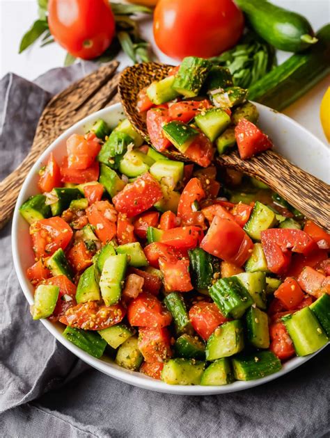 zaatar-cucumber-tomato-salad-ways-to-use-zaatar image