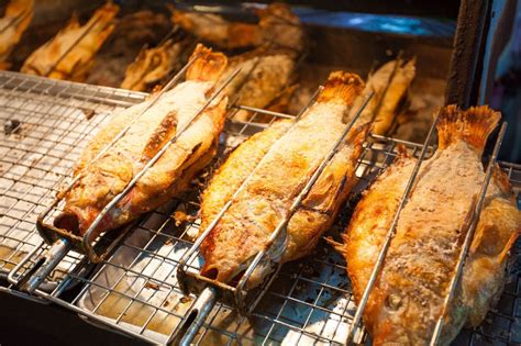 thai-salt-crusted-grilled-fish-pla-phai-kleua image